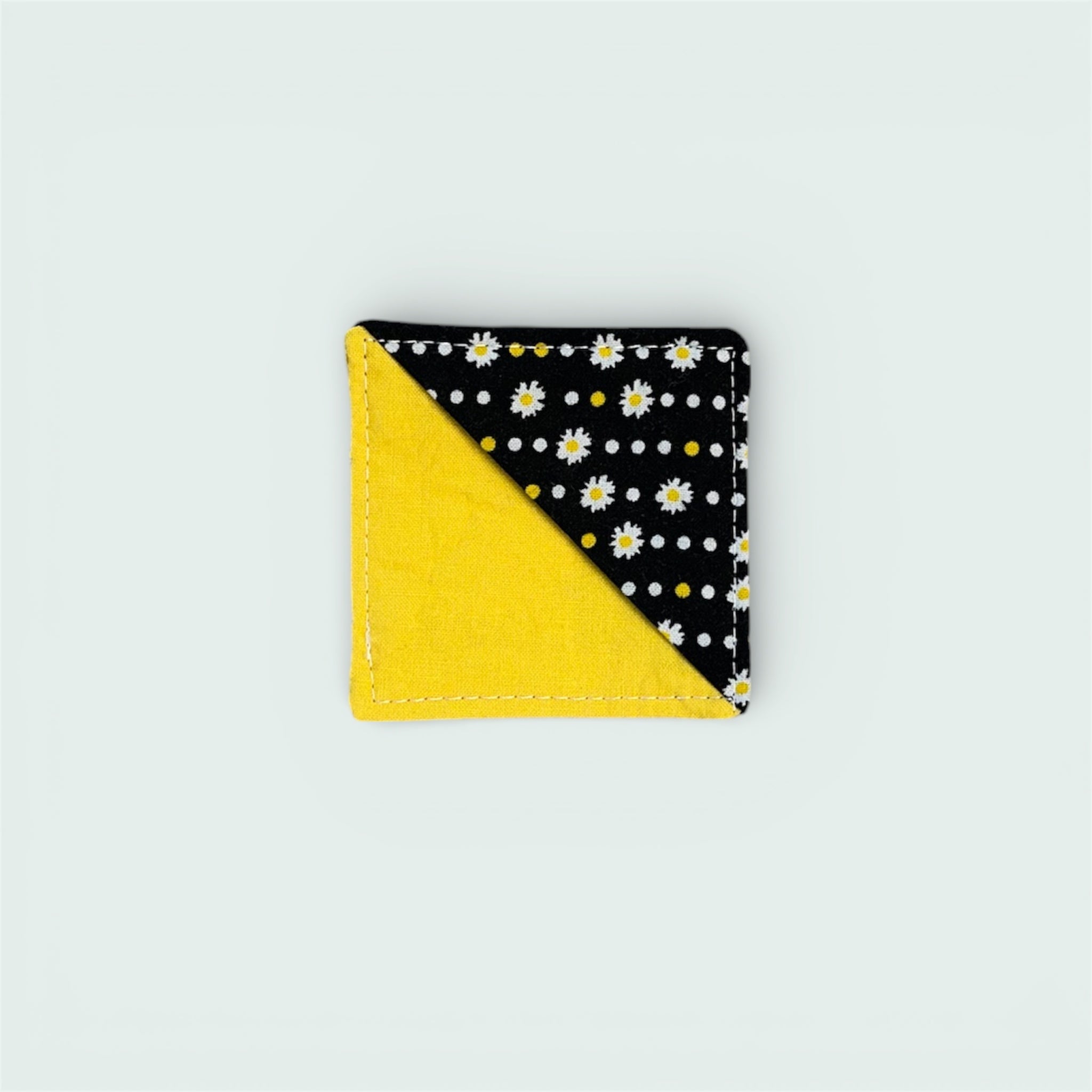 Dotted Line Daisies Corner Bookmark